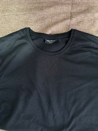 Top Negro Hombros Descubiertos