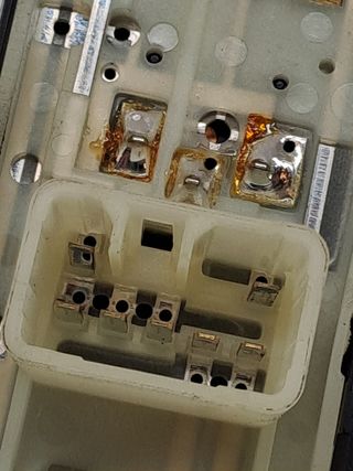 MANDO ELEVALUNAS TRASERO IZQUIERDO HYUNDAI IONIQ 614693