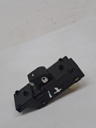 MANDO ELEVALUNAS TRASERO IZQUIERDO HYUNDAI IONIQ 614693