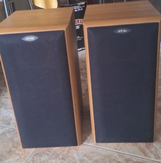 Altavoces Jamo Marrones