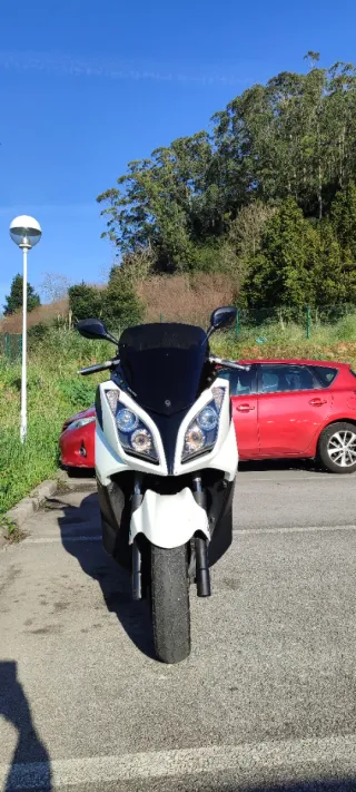 Kymco Superdink 125cc Maxi Scooter