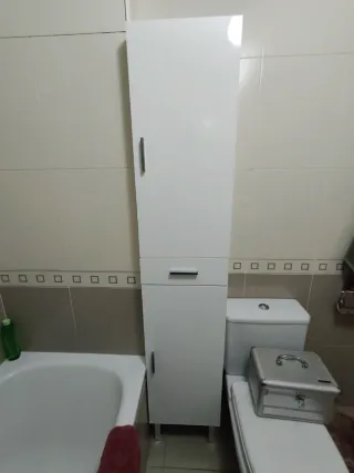 Mueble de baño blanco
