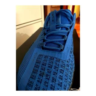 Under Armour TriBase Reign 6 talla 46 –casi nuevas