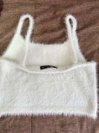 Top de punto blanco y negro