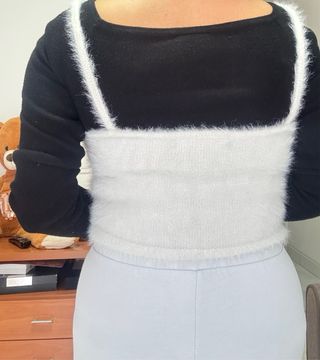 Top de punto blanco y negro