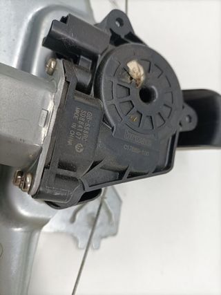 ELEVALUNAS TRASERO DERECHO NISSAN QASHQAI (J11) 103857