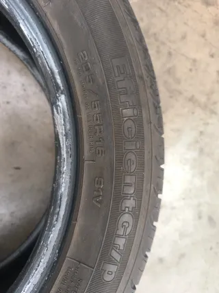 Neumáticos de coche good year 205/55-16