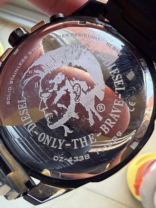 Reloj Diesel Negro y Dorado