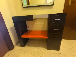 Recibidor de piso con espejo incluido