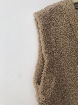 Chaleco borreguito beige