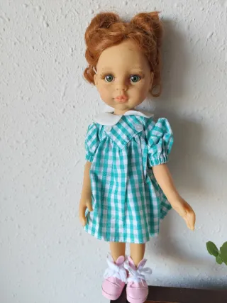 Muñeca Paola Reina