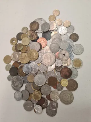 Lote de monedas antiguas y modernas