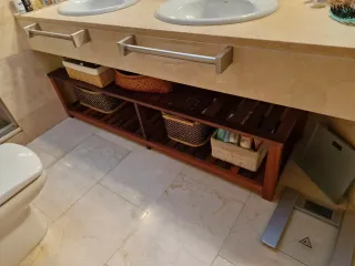 Mueble de baño bajo lavabo de madera