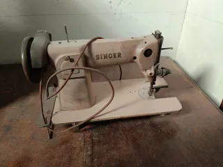 Máquina de coser Singer antigua