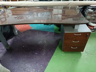 Mesa de oficina cristal y madera