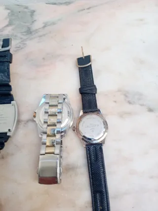 Lote 5 relojes de pila