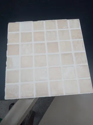 Busco azulejos de cerámica .