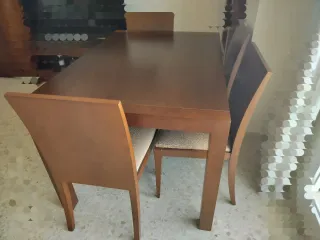 Conjunto mesa y 6 sillas en madera de nogal