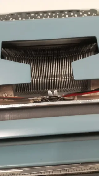 Máquina de escribir Olivetti Studio 44