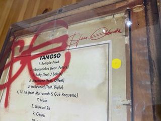 vinile sfera ebbasta “famoso” oro trasparente