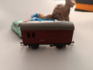 Lote de : tren, coche, bici y figuras