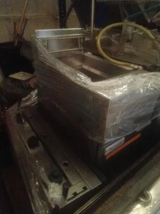 Freidora a gas industrial