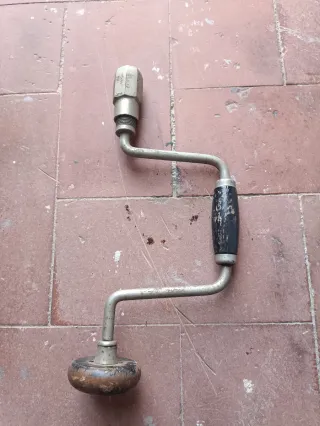 Manivela de taladro manual antigua