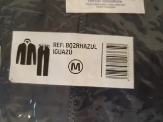 Chaqueta y pantalón impermeable talla M