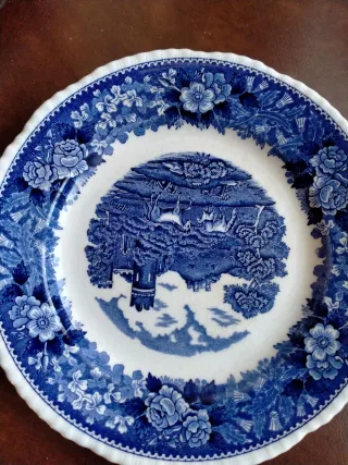 Platos de porcelana inglés azul