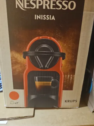 Cafetera Nespresso Inissia Krups Roja