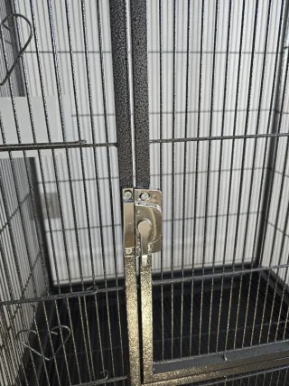 Jaula grande para loros