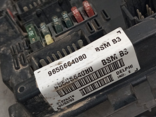 CAJA RELES / FUSIBLES CITROEN XSARA PICASSO RHY B