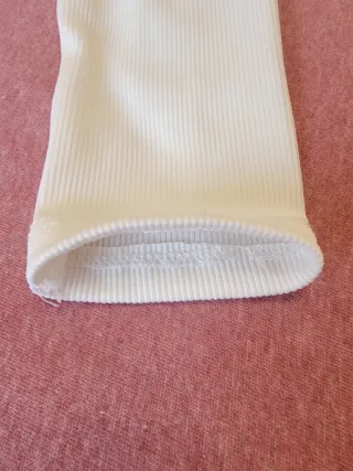 Blusa blanco roto bershka