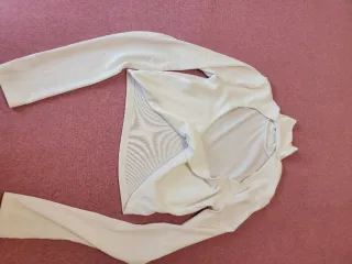 Blusa blanco roto bershka