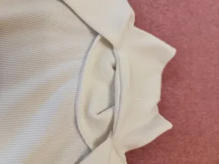 Blusa blanco roto bershka