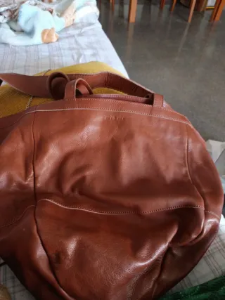 Bolso grande de cuero marrón