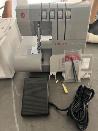Máquina de coser Singer Heavy Duty 14HD854