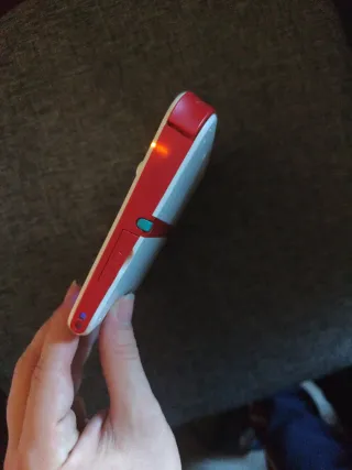 Nintendo 2DS con funda y cargador