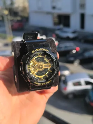 Casio G-Shock GA110-GB Preto Dourado