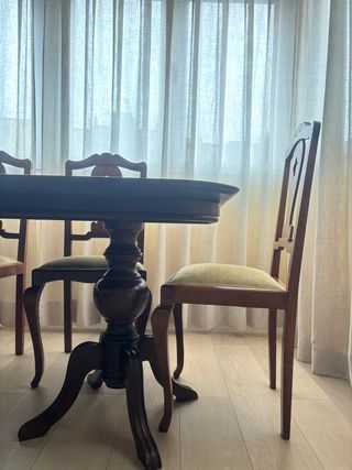 Mesa y sillas comedor