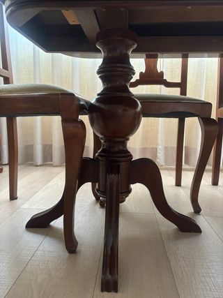 Mesa y sillas comedor