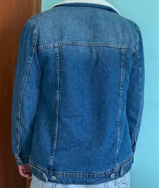 Chaqueta tejana de Stradivarius talla Me