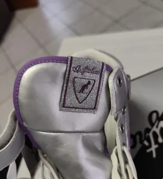 Sneaker alte donna. N°40.Difetto in ultima foto.