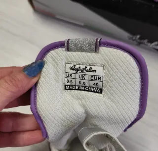 Sneaker alte donna. N°40.Difetto in ultima foto.