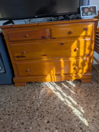 Aparador mueble TV pino