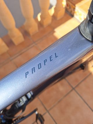 Bicicleta GIANT Propel Advanced 1 2025