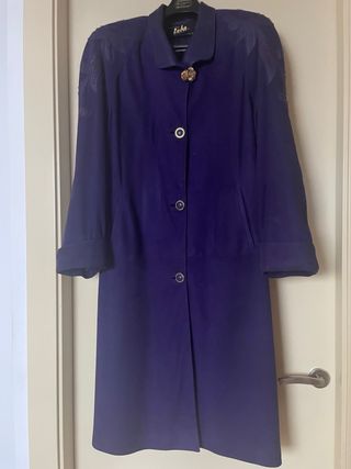 Abrigo morado ante y piel