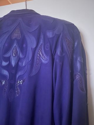 Abrigo morado ante y piel