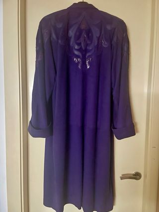 Abrigo morado ante y piel