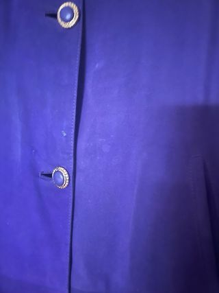 Abrigo morado ante y piel